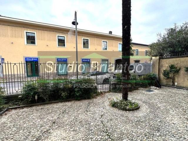 Appartamento in vendita a Carate Brianza