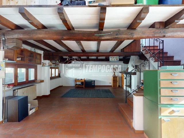 Appartamento in vendita a Carate Brianza