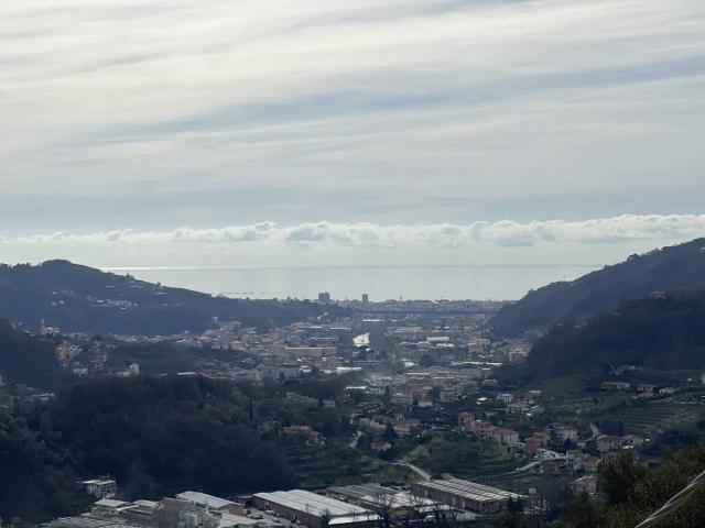 Appartamento in vendita a Carasco GE