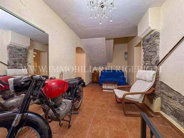 Appartamento in vendita a Carenno LC