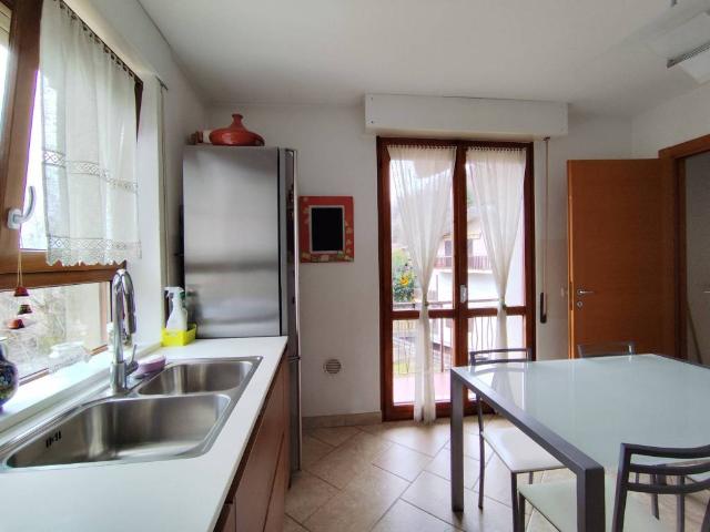 Appartamento in vendita a Carenno LC