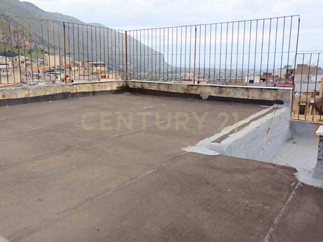 Appartamento in vendita a Carini PA