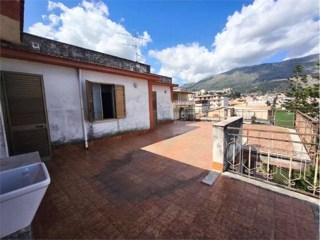 Appartamento in vendita a Carini PA