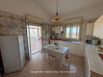 Appartamento in vendita a Carini PA