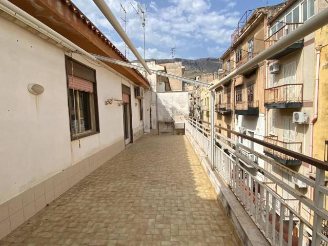 Appartamento in vendita a Carini PA