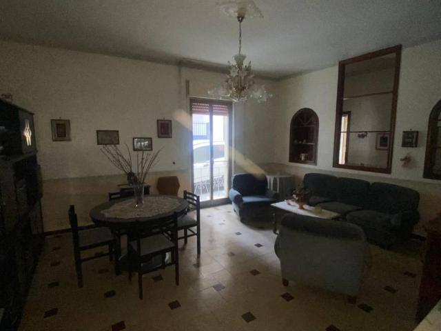Appartamento in vendita a Carini PA
