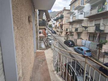 Appartamento in vendita a Carini PA