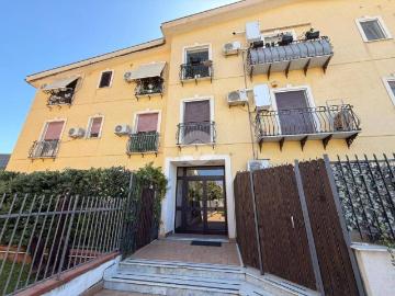 Appartamento in vendita a Carini PA