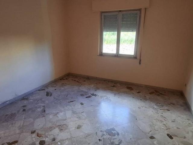Appartamento in vendita a Carini PA