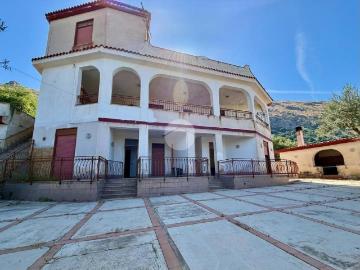 Appartamento in vendita a Carini PA