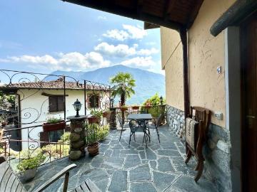 Appartamento in vendita a Carlazzo CO