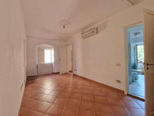 Appartamento in vendita a Carrara