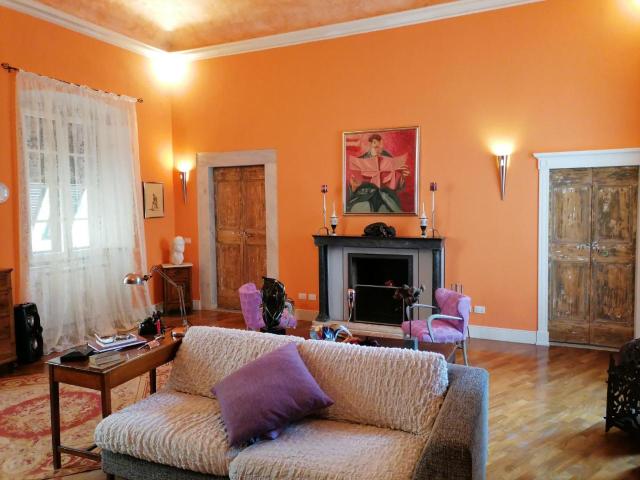 Appartamento in vendita a Carrara