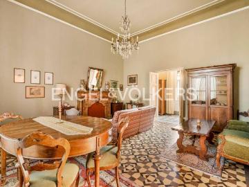 Appartamento in vendita a Carrara MS