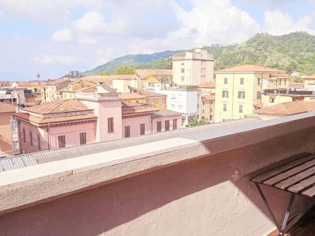 Appartamento in vendita a Carrara MS