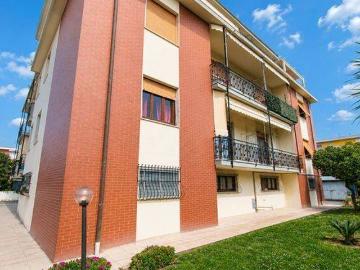 Appartamento in vendita a Carrara MS