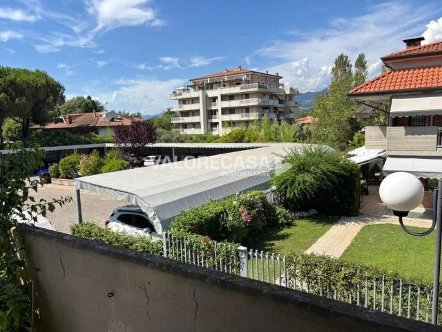 Appartamento in vendita a Carrara MS