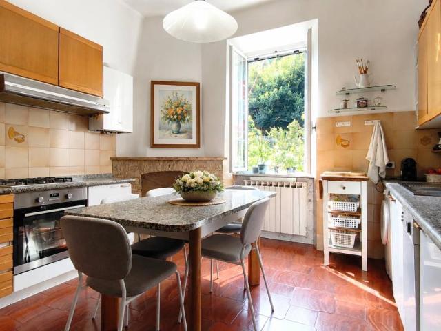 Appartamento in vendita a Carrara MS