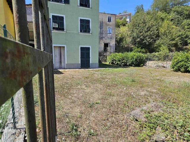 Appartamento in vendita a Carrodano SP