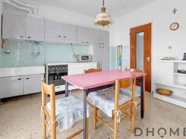 Appartamento in vendita a Carugo CO