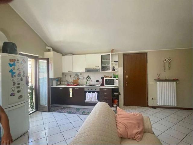 Appartamento in vendita a Carugo CO