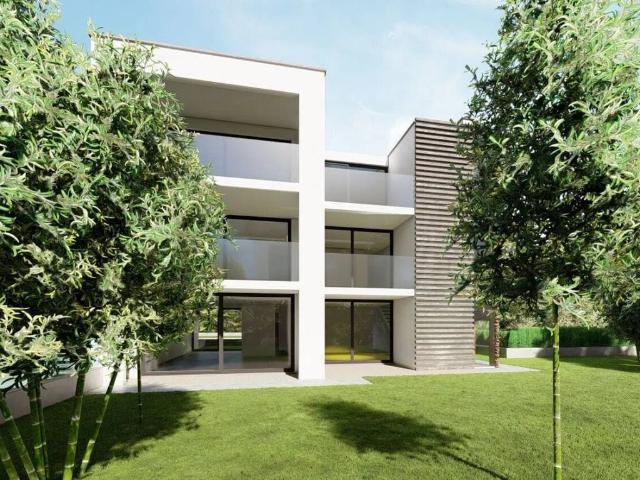 Appartamento in vendita a Carugo CO