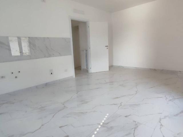 Appartamento in vendita a Carugo CO