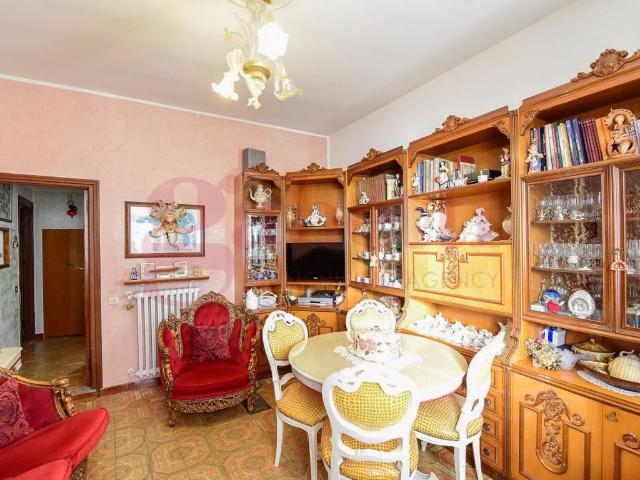 Appartamento in vendita a Carugo CO