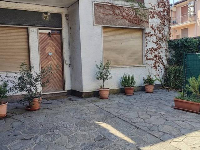Appartamento in vendita a Carugo CO