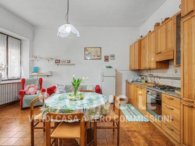 Appartamento in vendita a Carugo CO