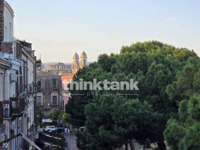 Appartamento in vendita a Catania piazza Federico di Svevia, Centro Storico