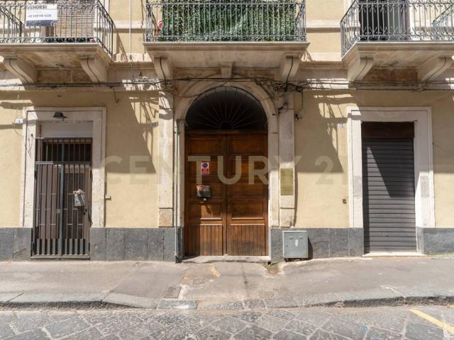 Appartamento in vendita a Catania via Aloi, 11, XX Settembre Tribunale