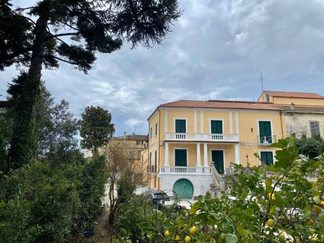 Appartamento in vendita a Cava de' Tirreni SA