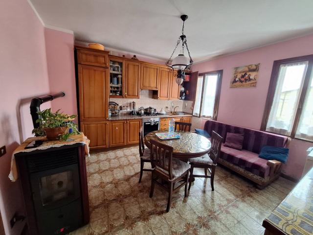 Appartamento in vendita a Cavaso del Tomba