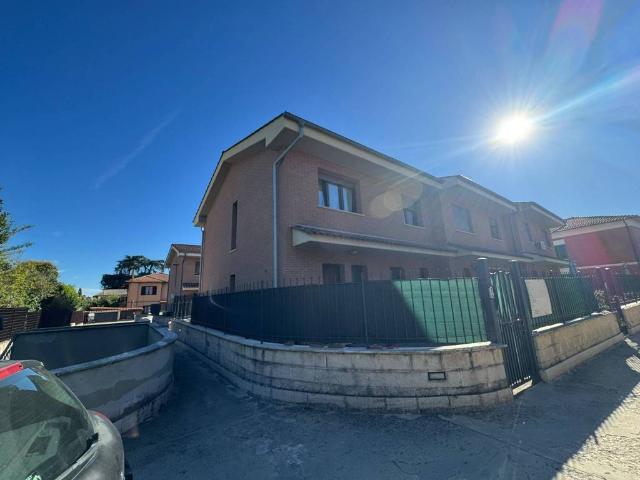 Appartamento in vendita a Cave RM
