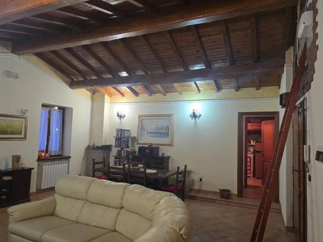 Appartamento in vendita a Cave RM