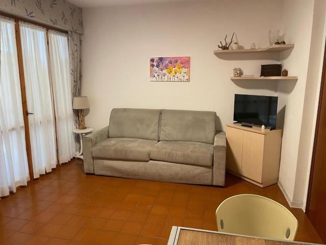 Appartamento in vendita a Cecina Marina Cecina, in buono sta. 50m² Cecina