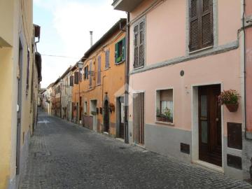 Appartamento in vendita a Cellere VT