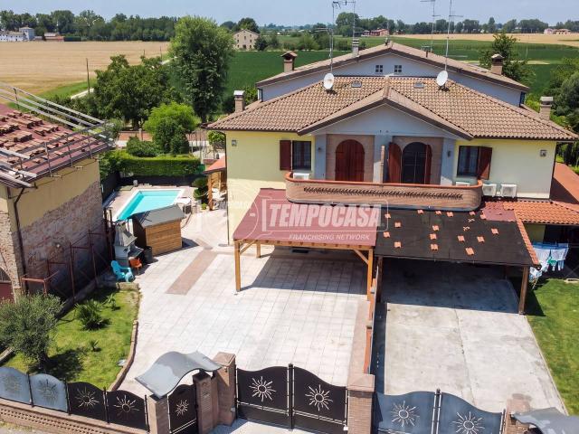 Villa a schiera in vendita a Cento