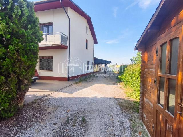 Villa a schiera in vendita a Cento