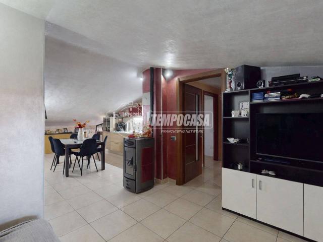 Appartamento in vendita a Cesa
