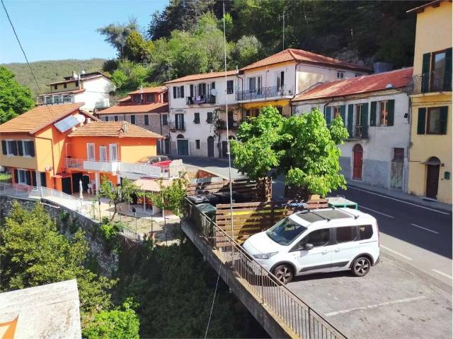 Appartamento in vendita a Cesio IM