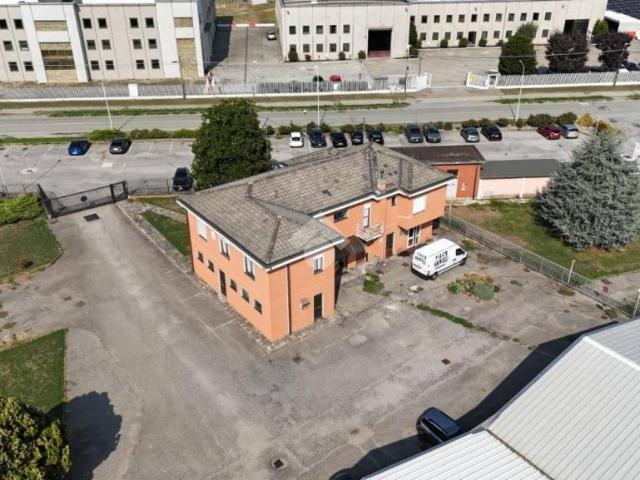Appartamento in vendita a Cerano via Crosa, 46