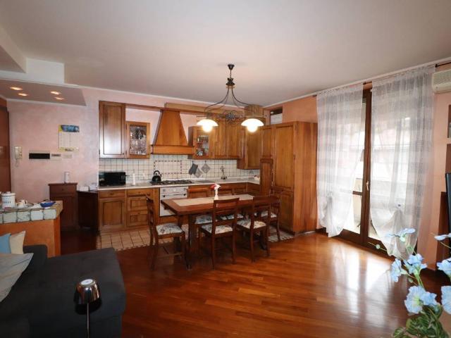 Appartamento in vendita a Ceriano Laghetto MB
