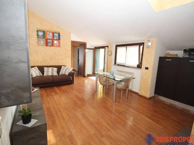 Appartamento in vendita a Ceriano Laghetto MB