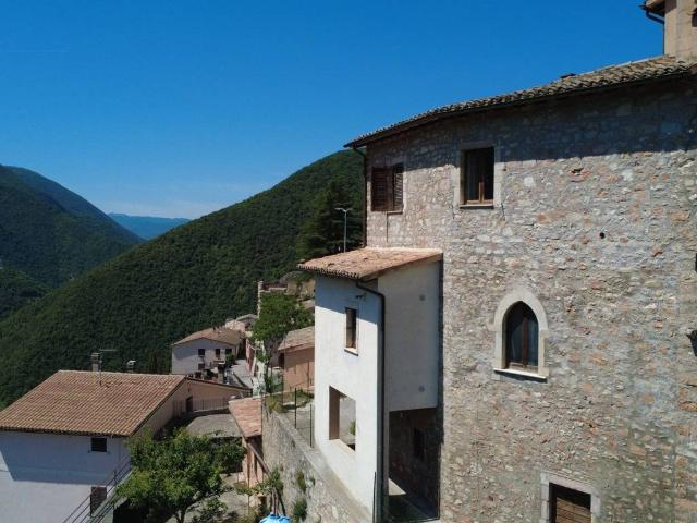 Appartamento in vendita a Cerreto di Spoleto PG