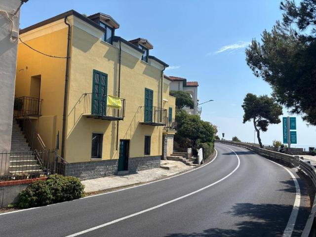 Appartamento in vendita a Cervo IM
