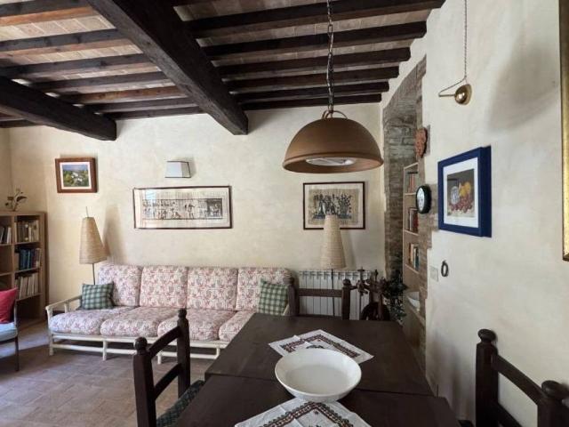 Appartamento in vendita a Cetona SI