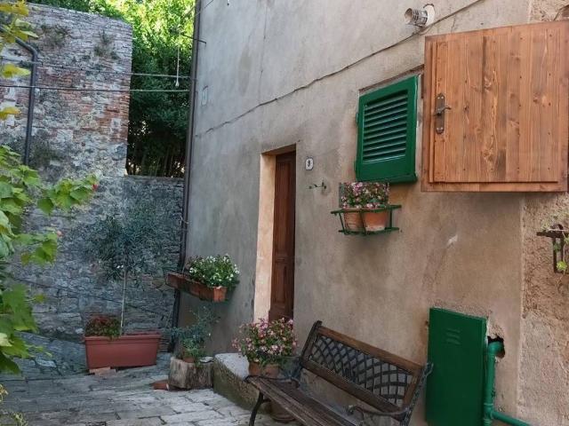 Appartamento in vendita a Cetona SI