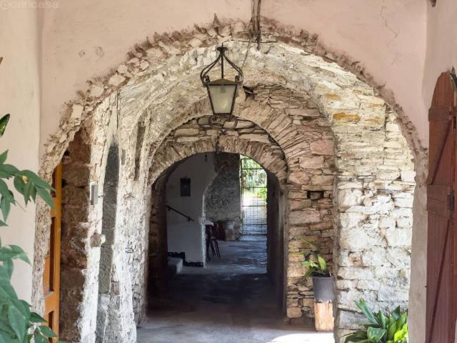 Appartamento in vendita a Chiusanico IM